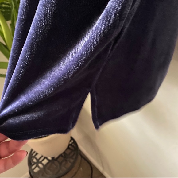 Old Navy | Velvet Tee - Picture 7 of 8